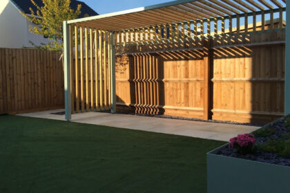 Comment transformer sa terrasse à Royan avec une pergola bioclimatique sur mesure ?