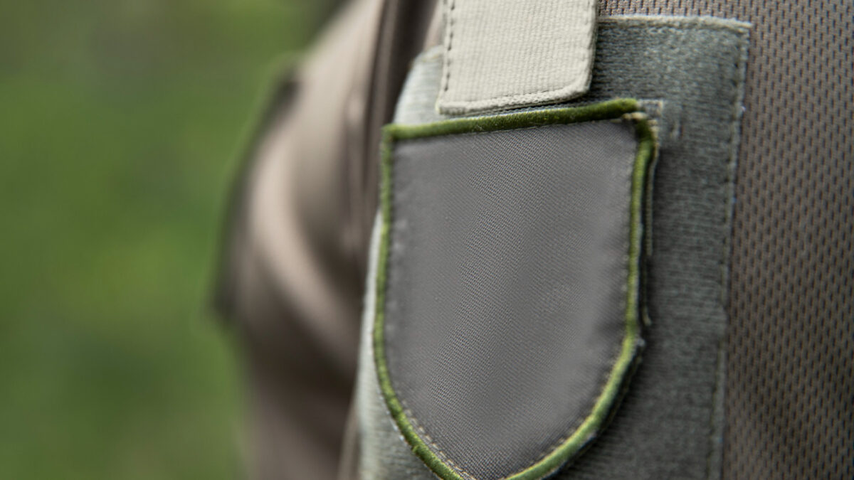 Écusson PVC personnalisé : comment ce petit patch renforce une grande image