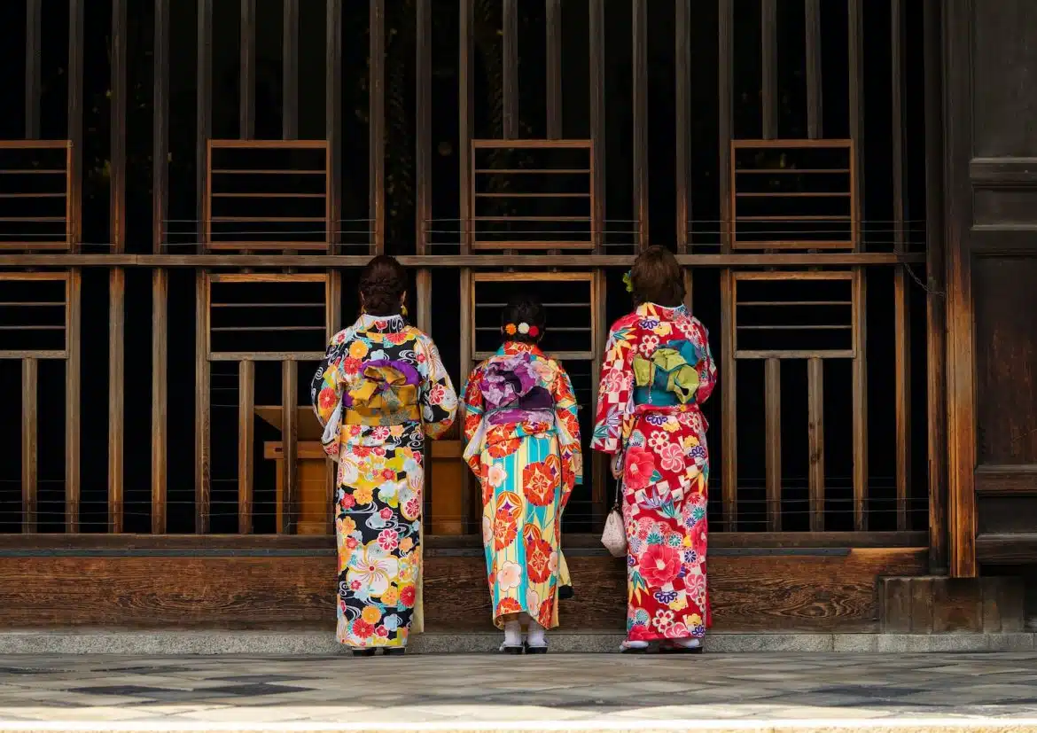 Comment porter un kimono japonais en tant que femme
