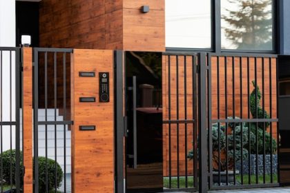 Portail en aluminium, motorisation, réglementation : ce qu'il faut savoir avant de se lancer